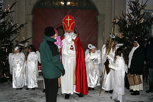 Thyrnauer Adventsmarkt 2010 mit Nikolauseinzug